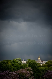 Ciel d'orage sur l'hôtel des Invalides, Paris