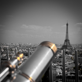 La Tour Eiffel à la longue-vue, Paris